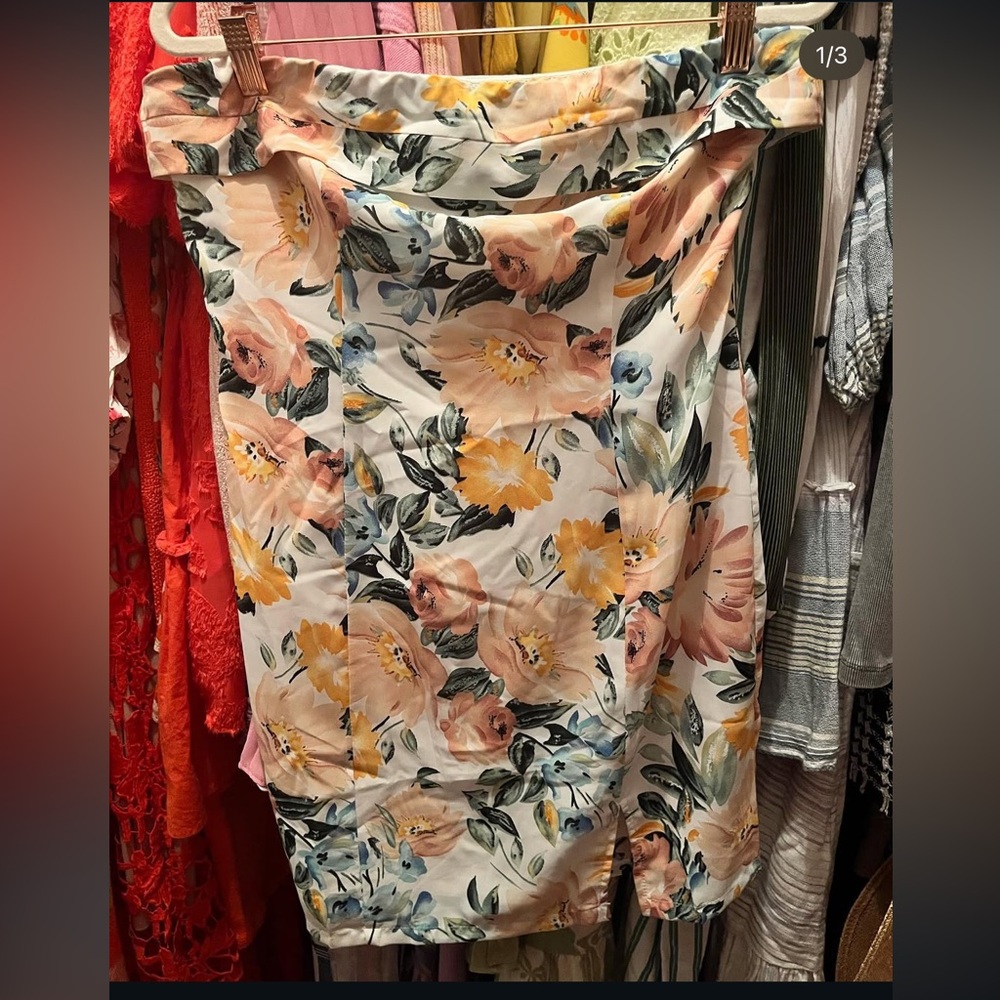 Princess Polly Floral strapless dress with Slit